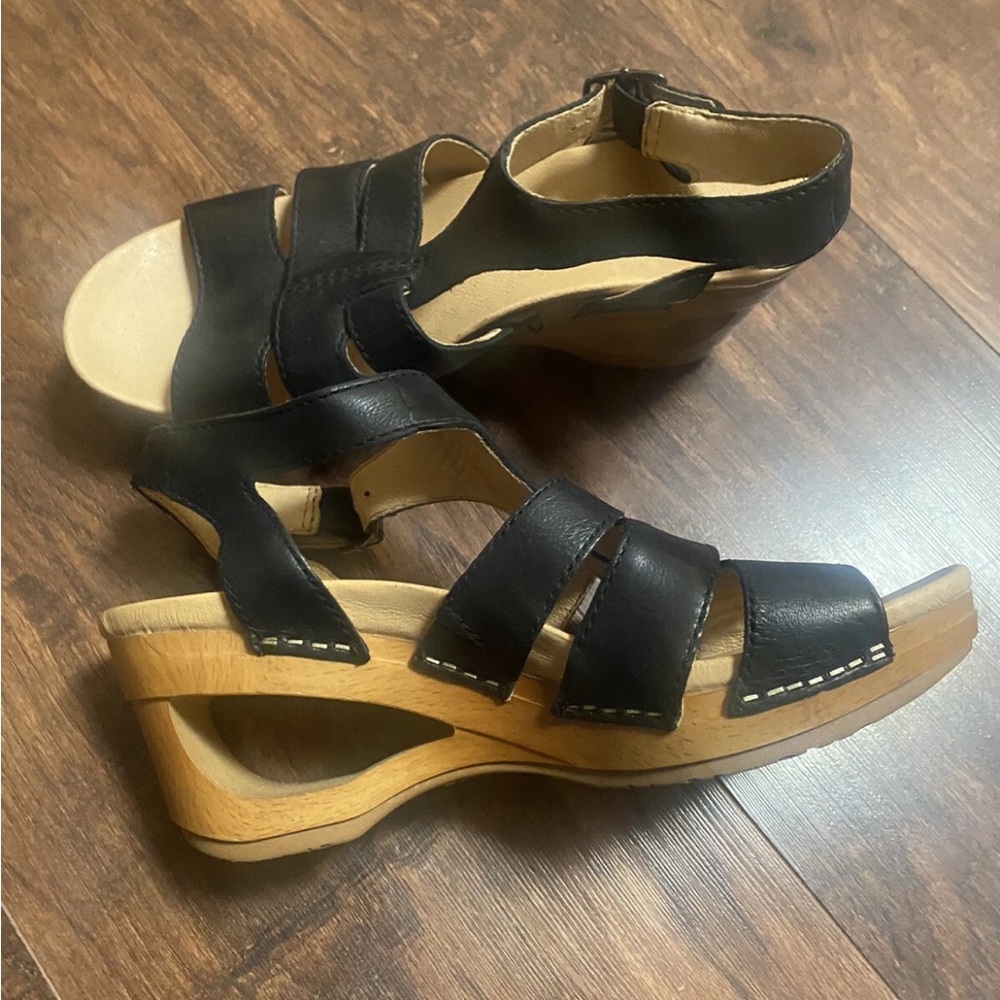 Dansko EU size 38 women's open toe sandal wedge heel with opening in black